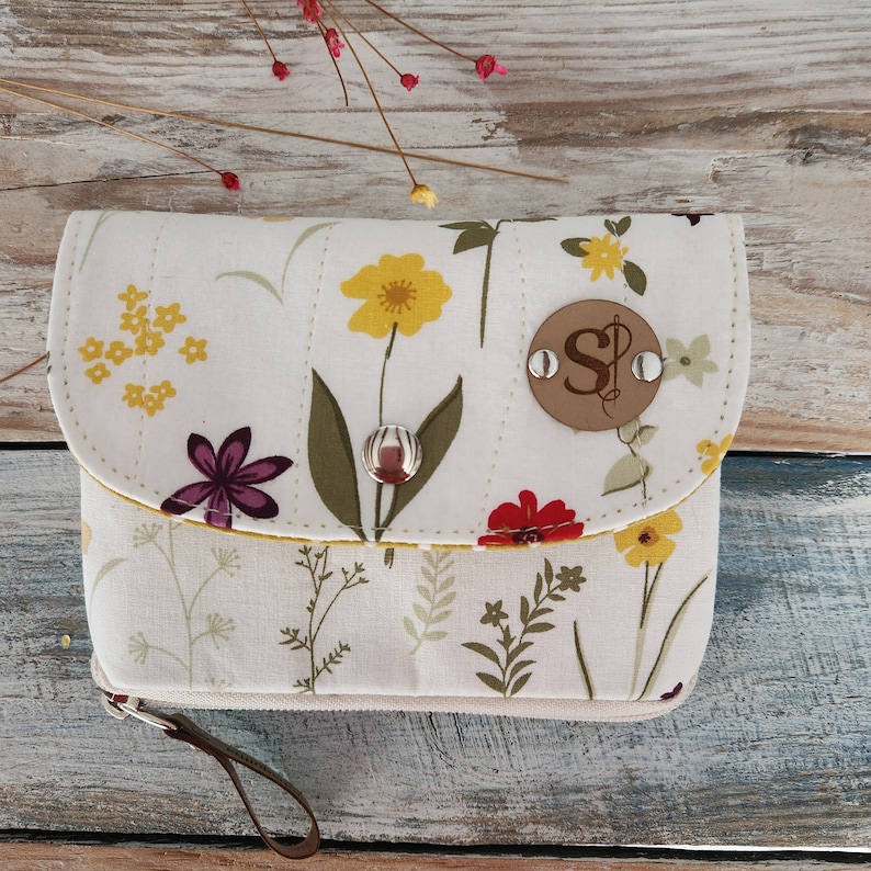 Cartera Alana, Cartera de tela estampada de flores, cartera de mano, billetera de chica, tarjetero, regalo para mamá, regalo para mujeres imagen 8