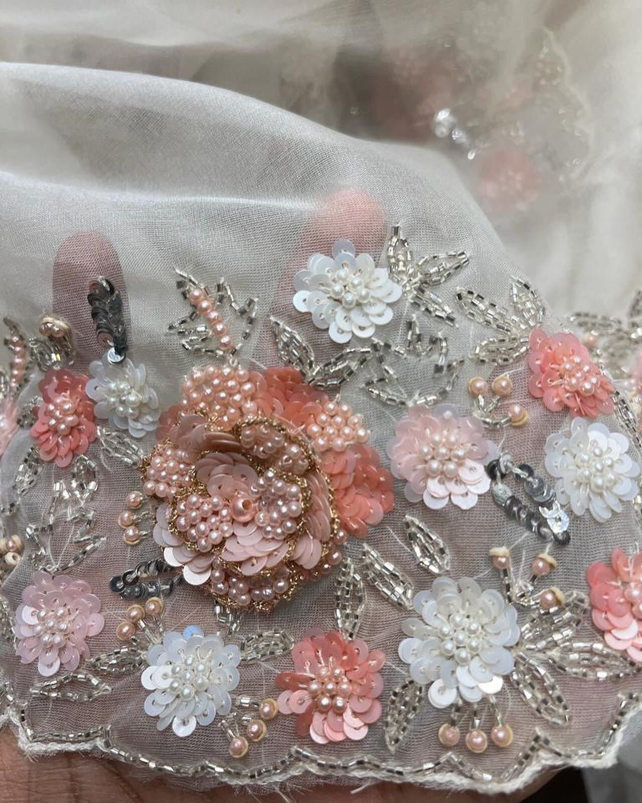 Organza Saree With Embroidery - Etsy Hong Kong