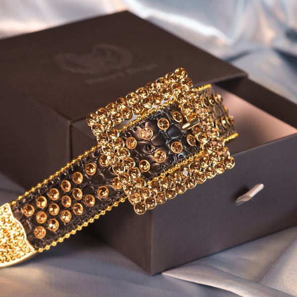 Black & Gold Elegance: Handcrafted Leather Dog Collar with Diamond-Clear Rhinestones - Luxury Pet Accessory