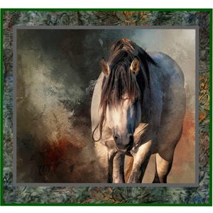 Puede incluir: Impresi&oacute;n art&iacute;stica digital de un caballo con pelaje gris y crin oscura. El caballo es el punto focal, sobre un fondo texturizado con tonos marrones, grises y rojos. La imagen est&aacute; enmarcada con un borde verde.