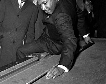 Martin Luther King~Black Int~Playing Pool~Pool~Billiards~Shooting Pool~Playing Pool~Poster~ Print~Photo~16&quot; x 20&quot;