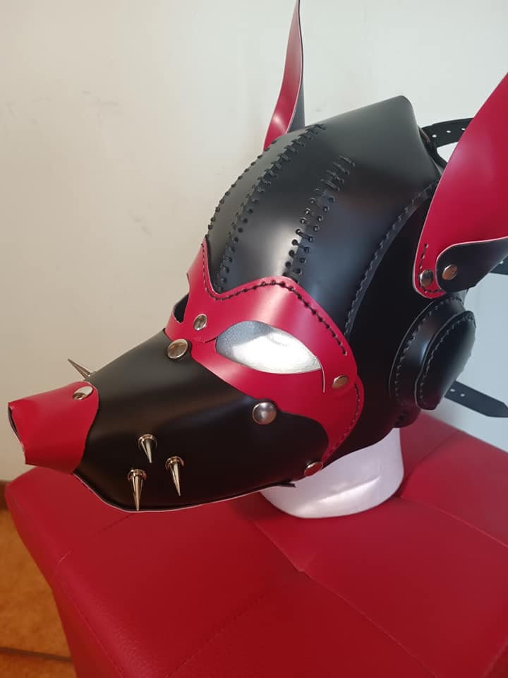 Dog mask in real leather