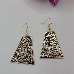 Tribal Polynesian Earrings hawaii jewelry - gifts for her - gold hawaiian earrings - pearl earrings
