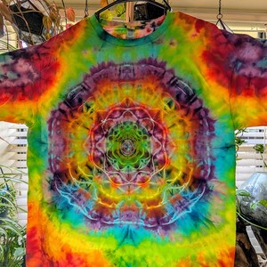 L Regenbogen Mandala