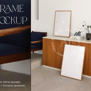 Maquete de 2 quadros PSD Reflexo de vidro Maquete realista Estilo minimalista Interior Scandi Sala Vertical Madeira A1 Arte de parede Escandinavo Nórdico
