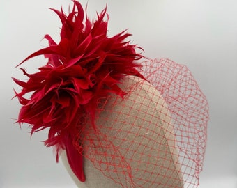 Diadema tocado plumas rojo - Coiffe bandeau serre tête plumes rouge - HEADBAND FASCINATOR  red feathers