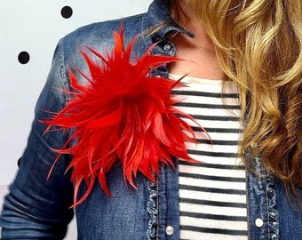 Red CHRYSANTHEMUM FEATHER FLOWER BROOCH - Feathers red flower brooch - Broche/pince Fleur plumes rouge
