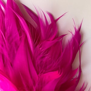 BROCHE FLOR de plumas CRISANTEMO fucsia Feathers fuchsia flower brooch Broche/pince Fleur plumes fuchsia imagen 3