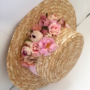 Canotier wide brim pink and beige Chapeau canotier à large bord rose et beige Straw boater hat with pink band image 2