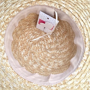 Canotier wide brim pink and beige Chapeau canotier à large bord rose et beige Straw boater hat with pink band image 9