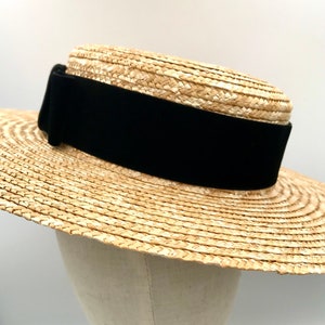 Canotier ala ancha lazo terciopelo negro Canotier plat aile large noeud velours noir Wide-Brimmed and flat crown Straw Hat black bow imagen 8