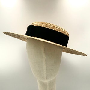 Canotier ala ancha lazo terciopelo negro Canotier plat aile large noeud velours noir Wide-Brimmed and flat crown Straw Hat black bow imagen 7