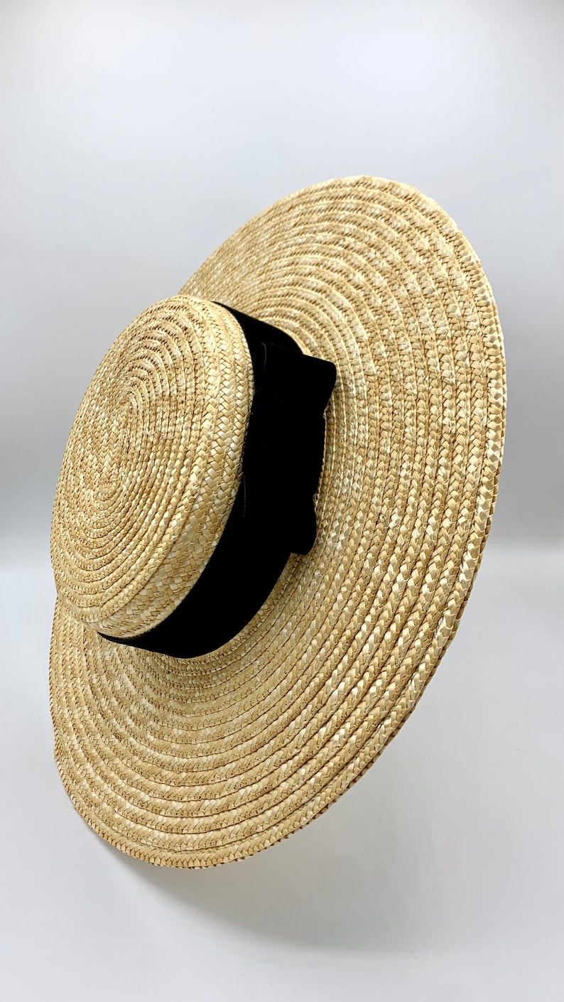 Canotier ala ancha lazo terciopelo negro Canotier plat aile large noeud velours noir Wide-Brimmed and flat crown Straw Hat black bow imagen 4