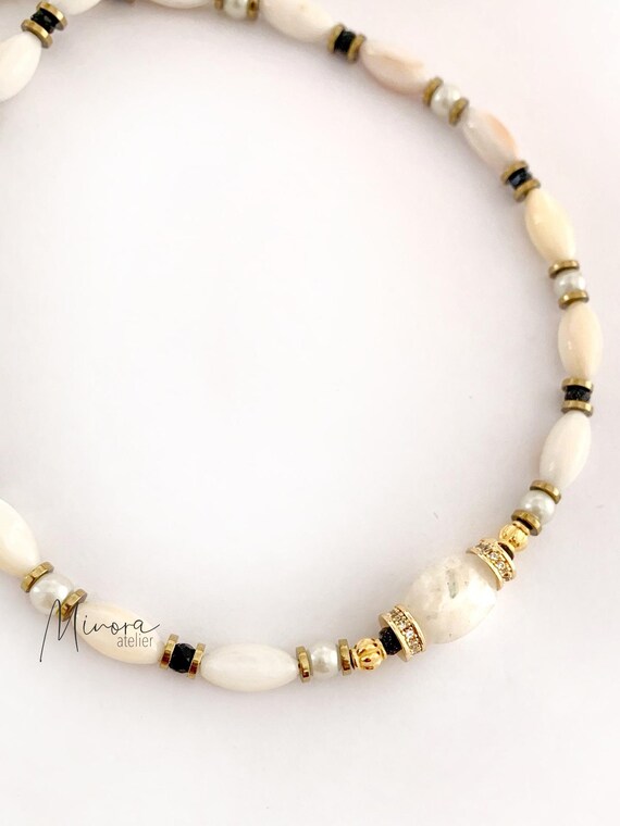 Collana Girocollo Donna Con Perline Heishi In Pietre Semipreziose – Crisoprasio E Howlite – Lunghezza 38+5 Cm – Regalo In Confezione