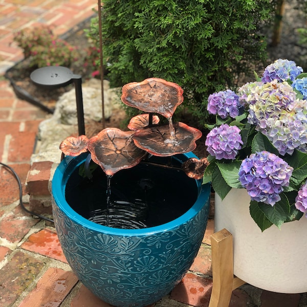 Large 15in. Outdoor/Indoor Ceramic Style Garden Fountain & Copper Lillies - Pot and Pump