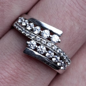 A vintage silver cubic zirconia ring