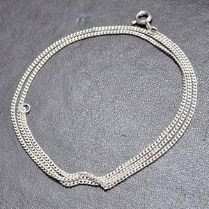 Eine Vintage 16-Zoll-Massivsilberpanzergliederkette