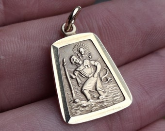 A 9ct gold Saint Christopher pendant
