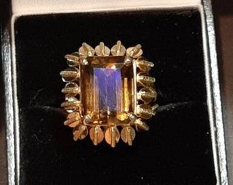 A vintage 18ct gold smokey quartz ring