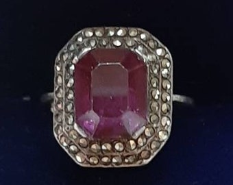 A vintage silver amethyst and marcasite ring