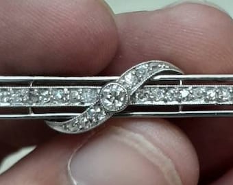 Art Deco Diamond Brooch: 18ct Gold & Platinum, Circa 1920