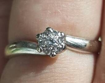 A vintage 18ct white gold diamond ring