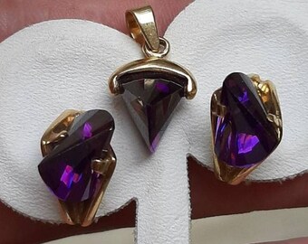 Ein luxuriöses Vintage 18 Karat Gold Amethyst Anhänger und Ohrring Set