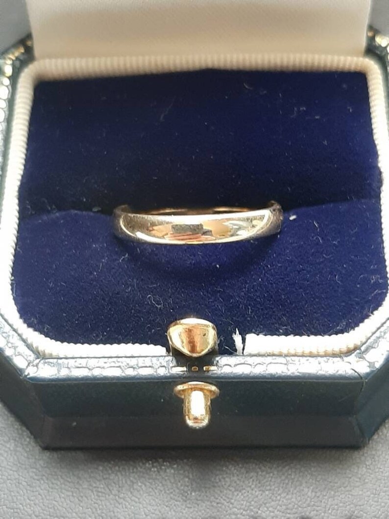 A Vintage 9ct Gold Wedding Ring Etsy