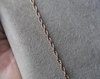 A vintage 18 inch 9ct solid gold Prince of Wales link chain