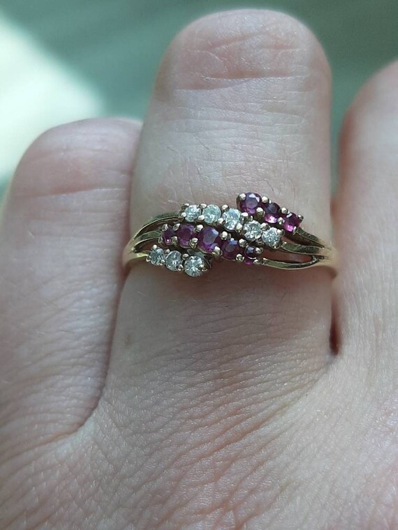 A vintage 9ct gold and ruby and diamond ring - image 6