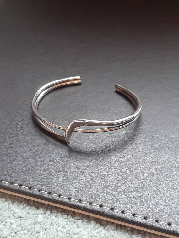 【CTHY】WAVE BANGLE Silver950 A Silver Wave Bangle. - Etsy