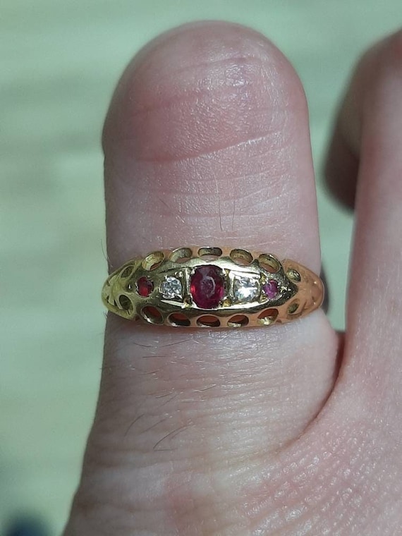 An 18ct gold Edwardian ruby and diamond ring - image 1