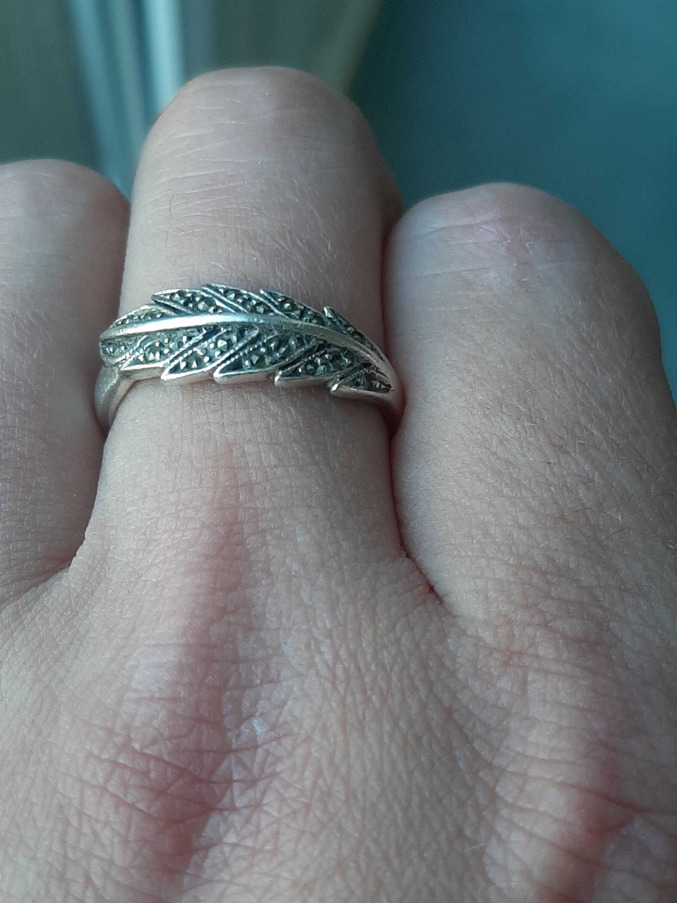 Bague Feuille Argentée Avec Marcassites - Taille 55,5 - Occasion Très Bon état