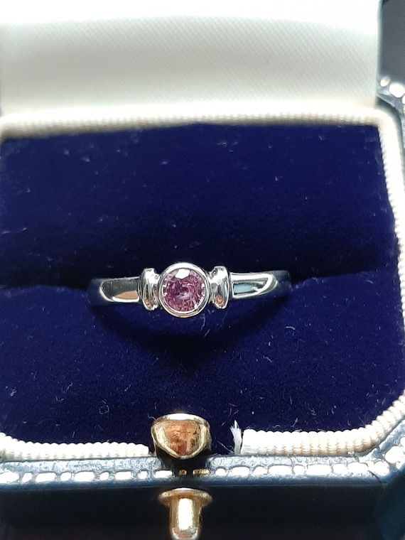 Zaffiri: Anello In Oro Bianco Con Diamanti E Zaffiri Rosa - Foto 1