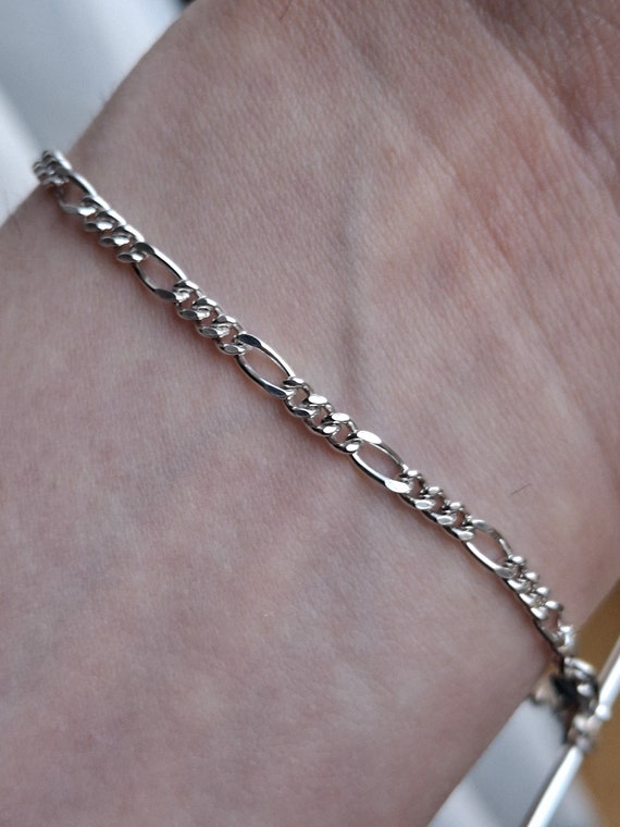 A vintage solid silver figaro link bracelet with … - image 3
