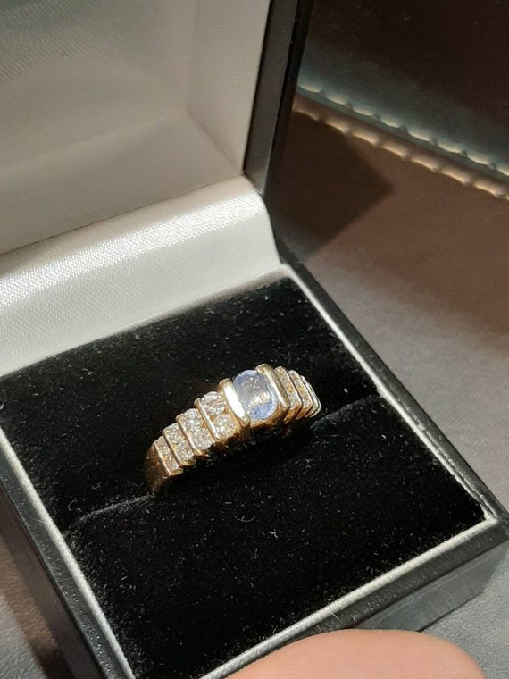 A vintage 14ct gold sapphire and diamond ring - image 9