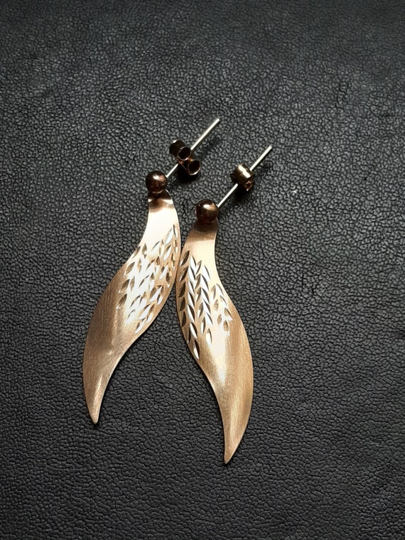 A vintage pair of 9ct wheat sheaf leaf gold drop … - image 5