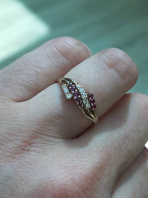 A vintage 9ct gold and ruby and diamond ring - image 8