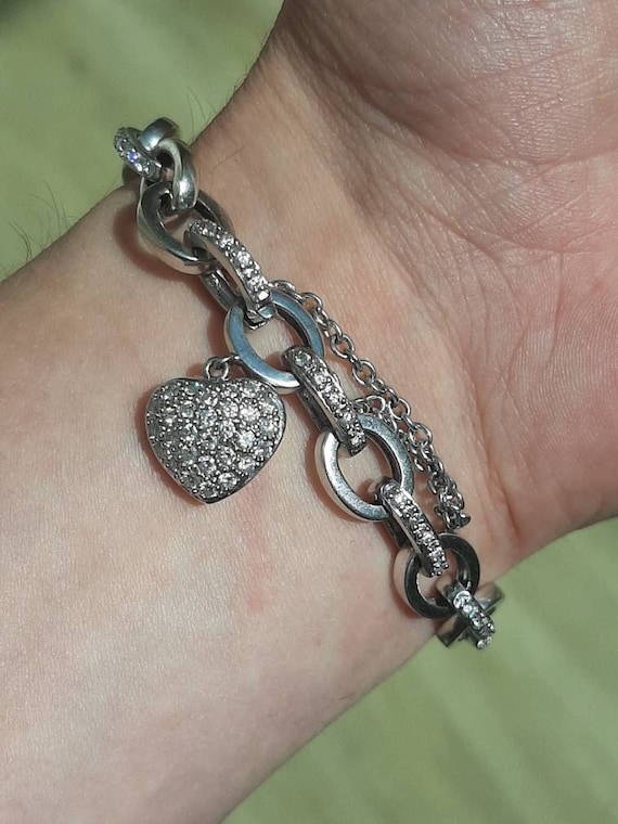 A vintage 18ct white gold luxury diamond bracelet.