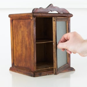 アンティーク調の小型薬棚：薬局用バスルーム収納