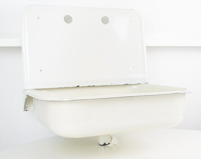 Vintage White Enamel Sink. Retro Metal Farmhouse Sink. White Shabby ...
