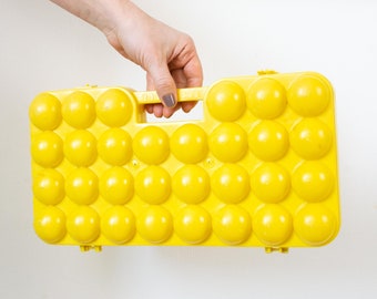 Vintage Yellow Egg Carrier: Retro 30-Egg Holder in Memphis Style