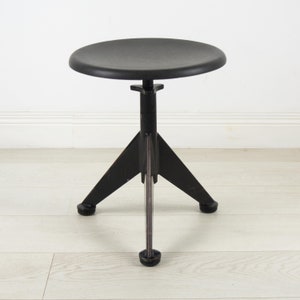 Vintage swivel metal stool. Black industrial Stool. Adjustable Bar Stool. Tripod stool. Side table. Vintage metal nightstand.