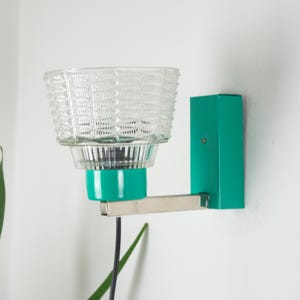 Applique da parete verde vintage, lampada da parete in vetro e metallo, lampada da parete per bagno retrò, lampada da toeletta di metà secolo, lampada da parete verde atomica