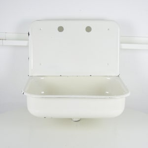 Vintage White Enamel Sink. Retro Metal Farmhouse Sink. White Shabby ...