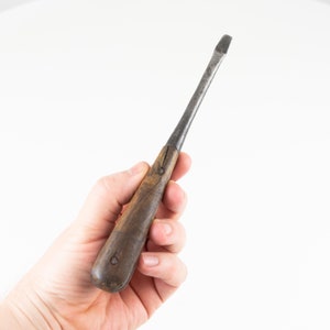 Vintage Handle Screwdriver, Antique Screwdriver, Vintage tool, Vintage workshop decor, Gift for a carpenter, Vintage Screwdriver