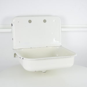 Vintage White Enamel Sink. Retro Metal Farmhouse Sink. White Shabby ...