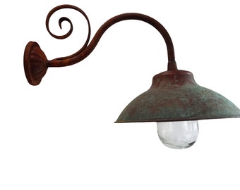 Barnlamp with copper shade and wrought iron curl | Garden lighting | Wall lighting