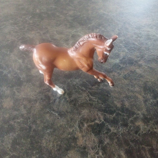 Breyer Stablemates, Horse Figure, Warmblood Stallion, Chestnut