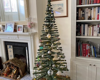 Árbol de Navidad ecológico de madera alternativa al plástico, Árbol de tablones teñidos de color verde, Pintado a mano con tinte personalizado, La mejor opción 2026 nuevo